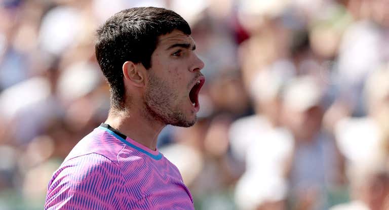 Carlos Alcaraz vence a Alexander Zverev en los cuartos de final de Indian Wells.