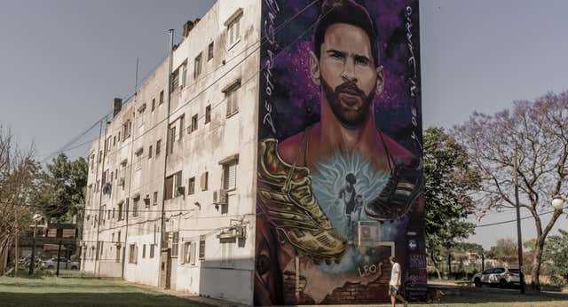 Los narcos se cruzan en el camino de Messi para volver a Rosario: «A cuatro calles de la casa en que creció se derribaron dos búnkeres de droga»