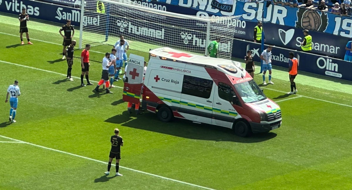 La ambulancia asiste a Dioni.