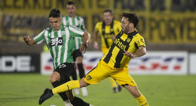 Suspenden el fútbol en Uruguay tras una agresión a un árbitro