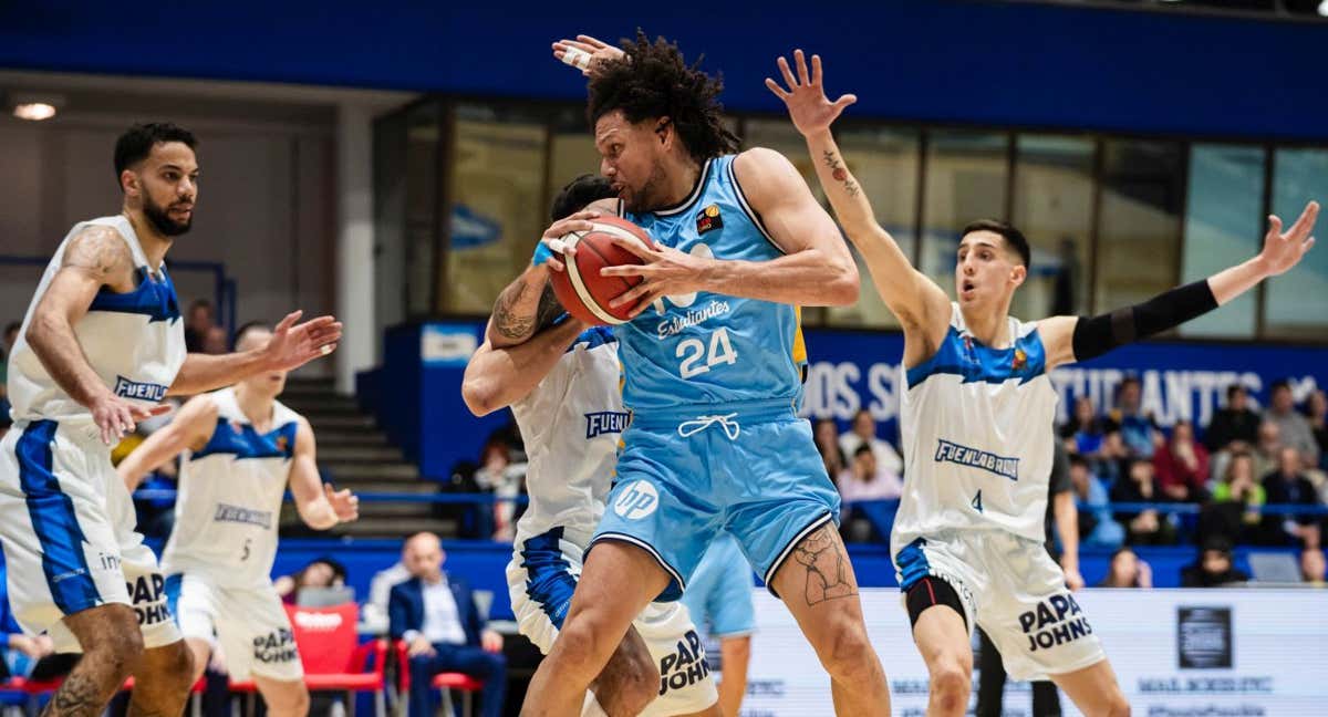 Michael Carrera, en un partido con Estudiantes./FEB