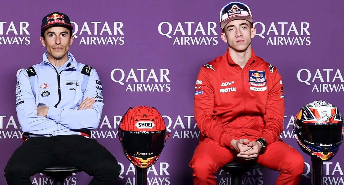 Marc Márquez (izq.) y Pedro Acosta (der.), en la rueda de prensa previa al GP de Catar./EFE