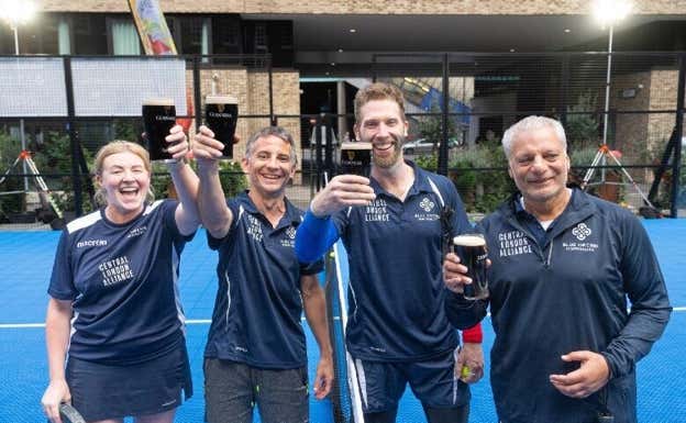 Los jugadores tras conseguir el récord. GUINESS WORLD RECORD