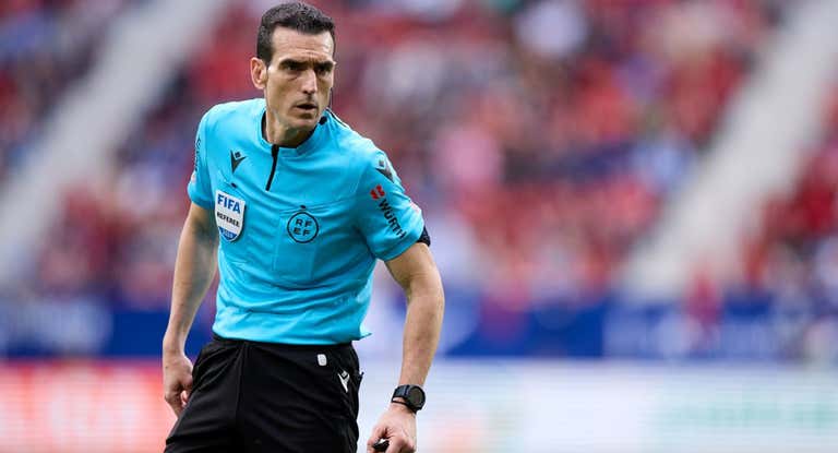 Martínez Munuera, durante el Osasuna-Real Madrid.