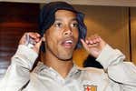 El calvario de defender a Ronaldinho: «Mira que le habré pegado patadas, él no se rebotaba, volvía a buscarte y te regateaba»