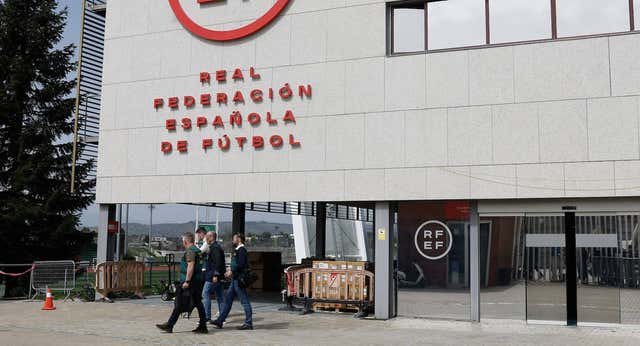 Llegan los despidos a la RFEF, que rompe con Cueto y personará en la causa
