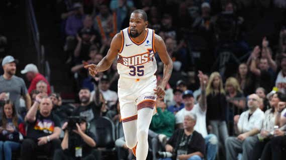 Kevin Durant, tras anotar una canasta ante los Philadelphia 76ers./AFP