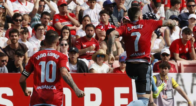 Carles Pérez celebra el gol que marcó ante el Sevilla.