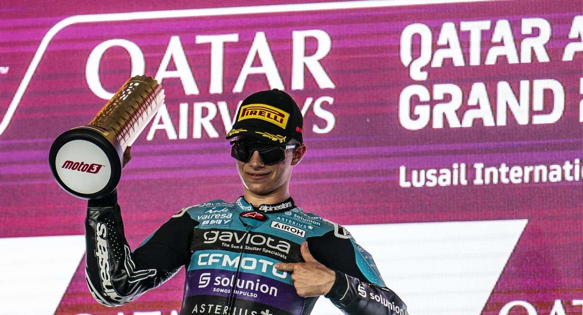 David Alonso, en el podio de Qatar.