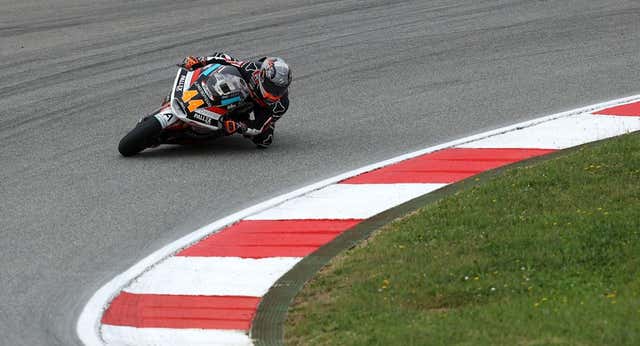Arón Canet consigue su primera victoria en Moto2… el día en que Fermín Adeguer protagoniza ‘La Remontada’
