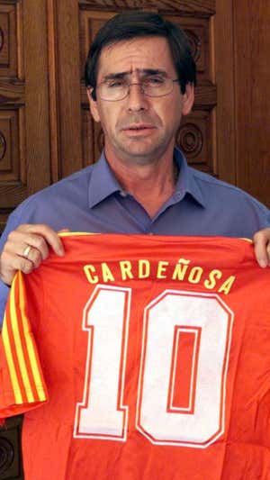 Cardeñosa posa con la camiseta de España.  ABC