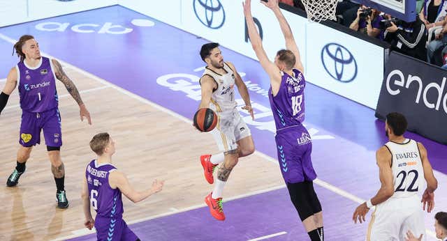 El Real Madrid cierra su semana grande con susto ante el colista Palencia