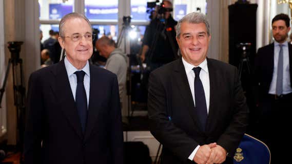 Florentino y Laporta, presidentes del Real Madrid y Barcelona, en un desayuno informativo del Forum Europa. /GETTY