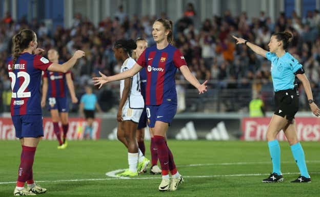 Hansen celebrando su gol.  EFE