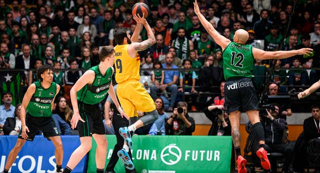 El Barça recupera sensaciones en Badalona en el regreso a casa de Ricky Rubio