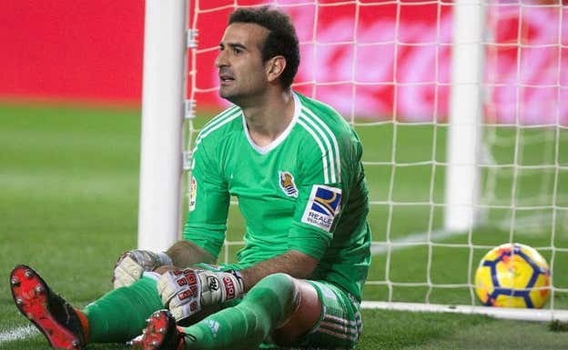 Toño Ramírez, después de encajar uno de los cuatro goles que recibió ante el Villarreal.  Efe