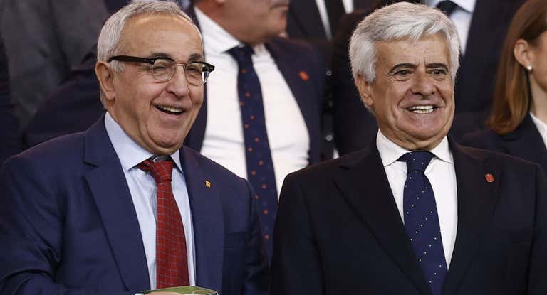 Pedro Rocha, presidente de la Gestora de la RFEF (derecha), al lado de Alejandro Blanco (COE).
