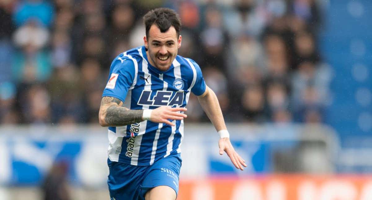 Álex Sola, en pleno esfuerzo durante un partido con el Alavés. /Deportivo Alavés