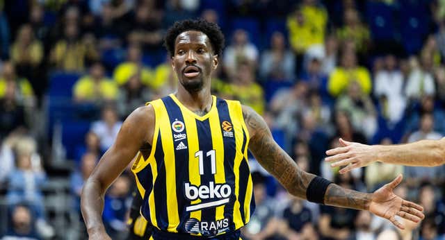 Nigel Hayes bate el récord de puntos en un partido de Euroliga emulando a Dejounte Murray