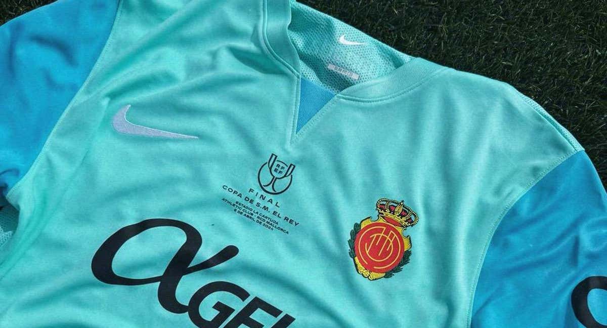 Camiseta azul del Mallorca de la final de la Copa del Rey 2024./Redes sociales