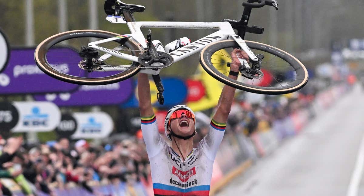 Mathieu Van der Poel es el máximo favorito para ganar en la París-Roubaix./EFE