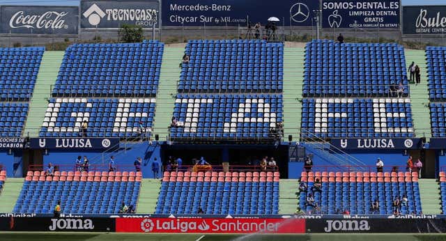 Competición sanciona al Getafe por los gritos racistas a Acuña: cierre parcial de la grada y 27.000 euros