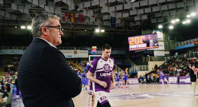 El debate sobre si asistir al ‘aburrido’ fútbol o al baloncesto se presenta en Valladolid: «Palencia y Burgos nos adelantan por la izquierda»