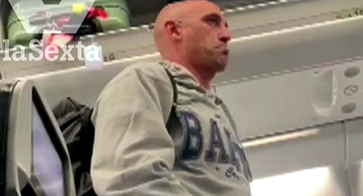 Imagen de Luis Rubiales dentro del avión./LaSexta