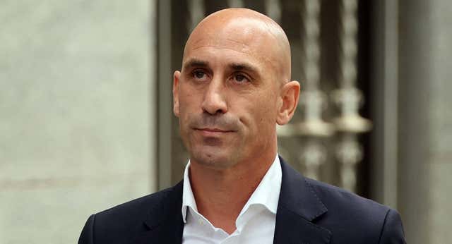 Ocho meses después, Rubiales carga contra el «cambio de versión» de Jenni Hermoso: «¿No puedo cuestionarla por ser hombre?«