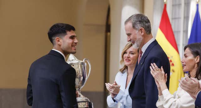 Carlos Alcaraz se «apunta» a la moda del nuevo Bernabéu: «Sería increíble jugar ahí con Nadal»