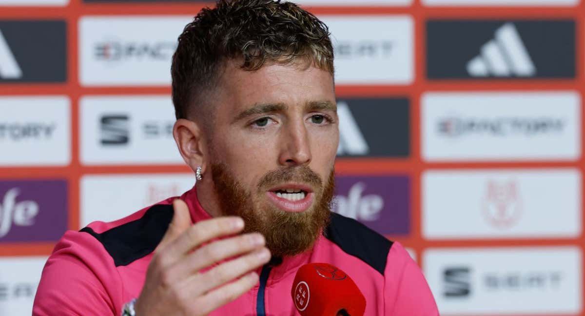 Iker Muniain, durante su comparecencia en el Estadio de La Cartuja./EFE