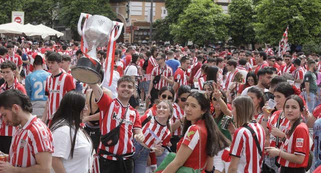 Ambientazo en Sevilla: marcha histórica del Athletic, una ‘rave’ inolvidable del Mallorca… ¡y Nadal!