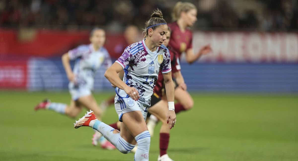 Athenea del Castillo, durante el partido ante Bélgica. /RFEF