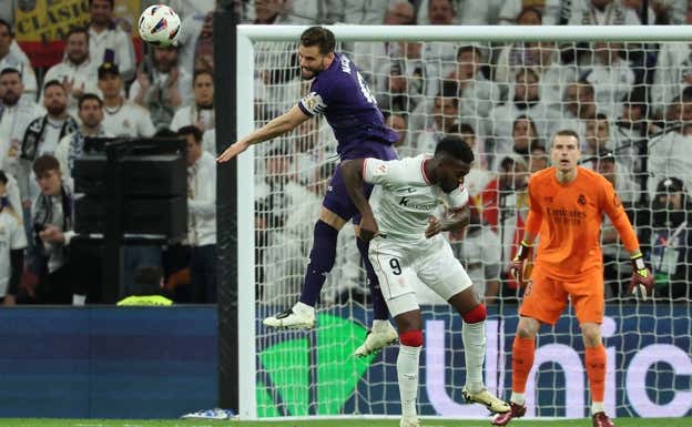 El capitán Nacho peleará por un puesto.  AFP