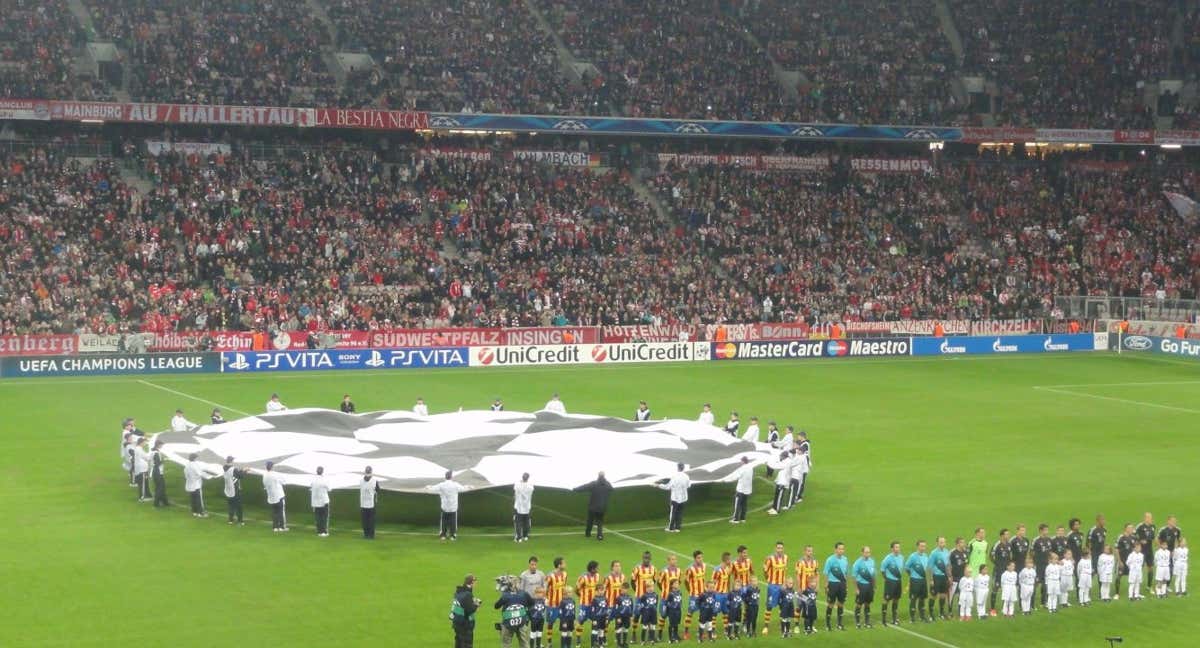 El himno de la Champions League suena en un partido./Las Provincias