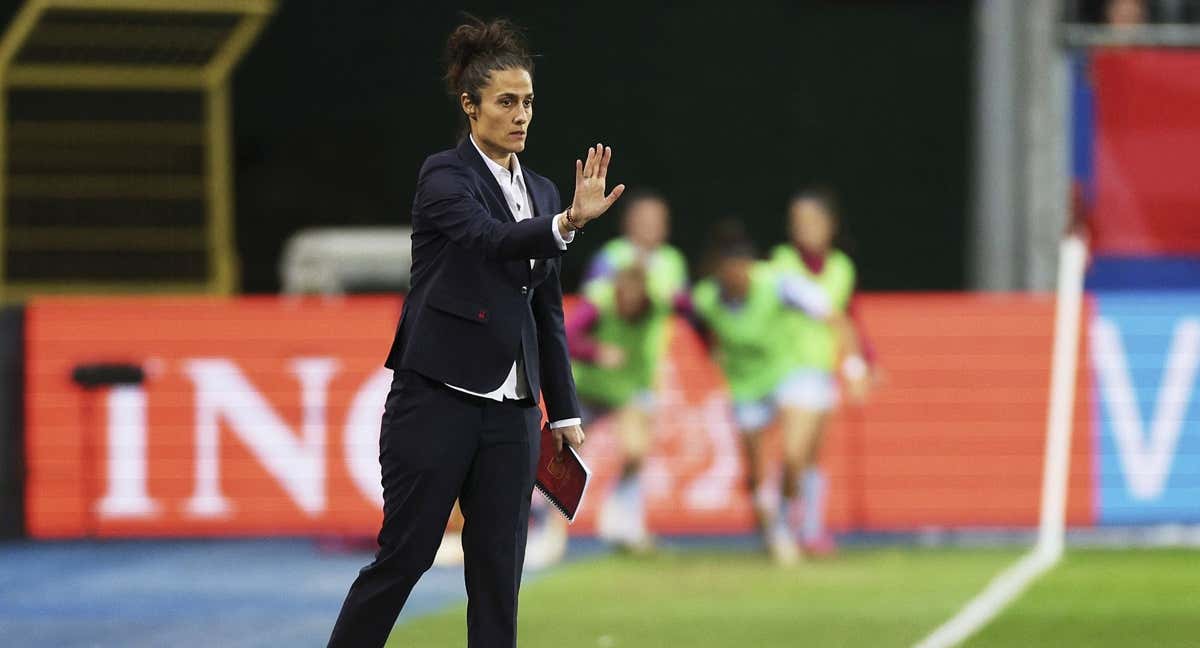 Montse Tomé, seleccionadora española, durante uno de los partidos clasificatorios para la Eurocopa. /RFEF