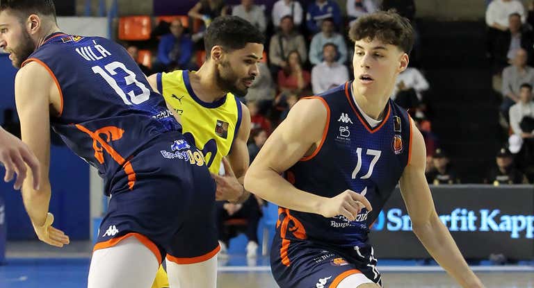 Mario Saint-Supéry durante el partido ante Movistar Estudiantes.