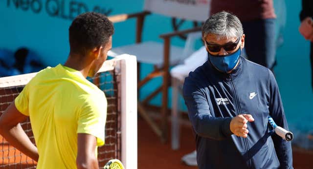 Los cuatro consejos de Toni Nadal a Aliassime, finalista por sorpresa en Madrid: «No sé si la tiras dentro o a la luna»