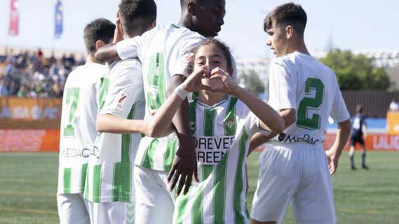 Tiago Polo celebra un gol con el Betis./ABC