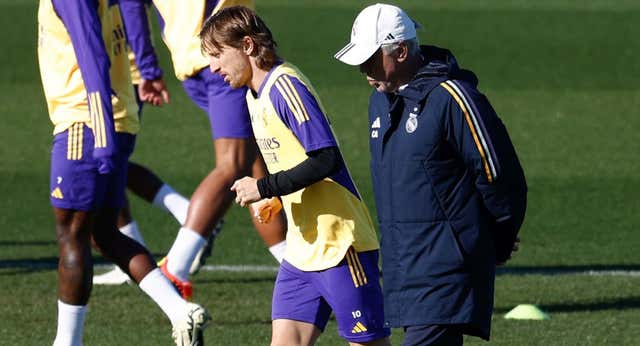 Ancelotti no hará una revolución: el pánico a complicarse también la Liga pesa más que las urgencias por rotar
