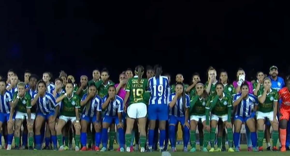 Las protestas de las jugadoras brasileñas. /FUT DAS MINAS