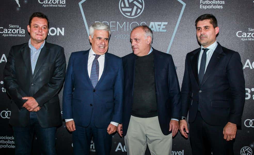La gran pantomima de los avales en la RFEF: una «mafia» que señala a árbitros y al Barça y donde hay amenazas de vídeos
