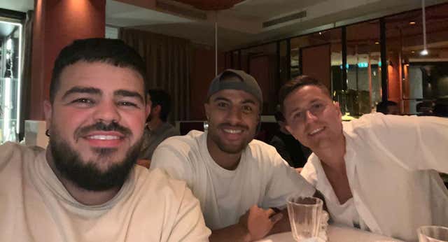 Las ‘batallitas’ del peluquero del PSG incluyen el silencio de Messi y la grandeza de Herrera: ‘Iba tres veces a la semana a casa de Jesé’