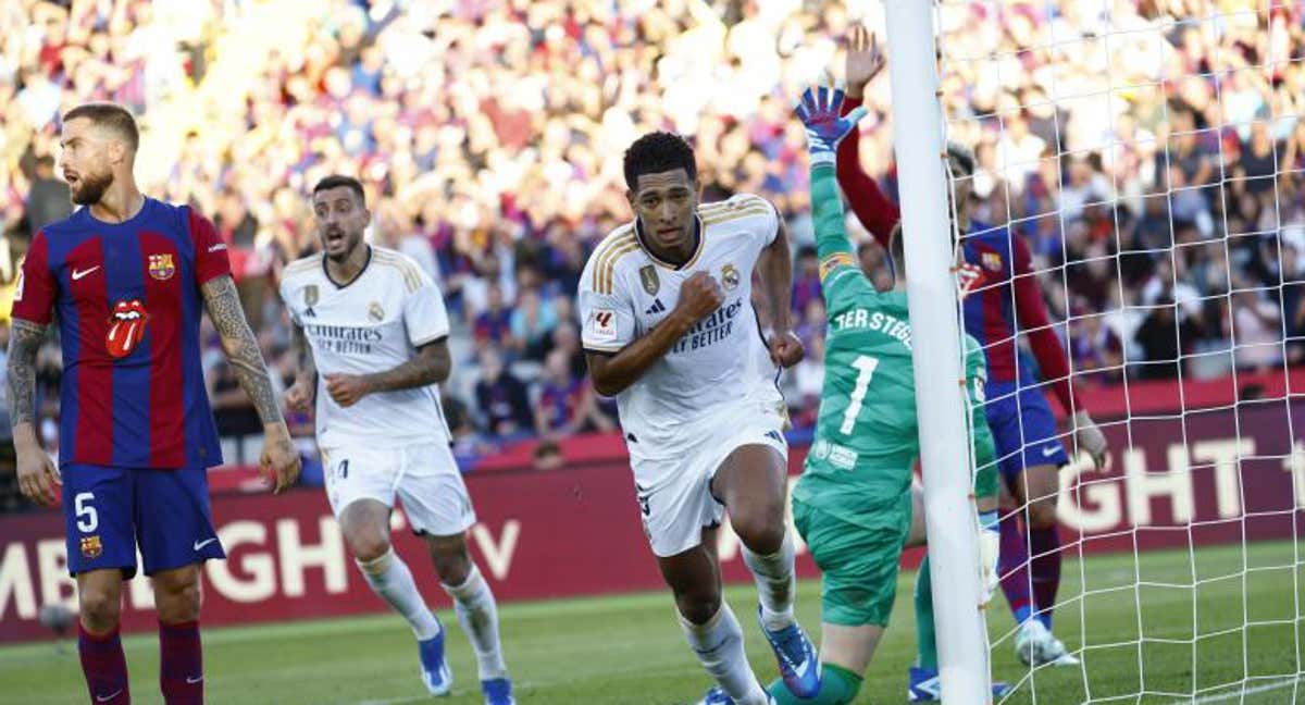 Bellingham celebra uno de los goles del Barça-Madrid de la primera vuelta./EFE/QUIQUE GARCÍA