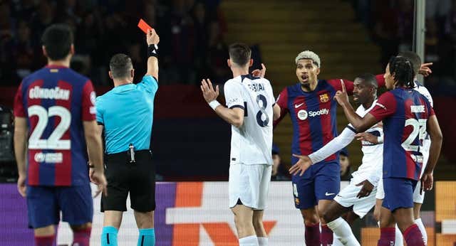 Araujo vio un robo en la jugada que cambió la eliminatoria