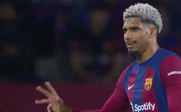 Araujo vio un robo en la jugada que cambió la eliminatoria