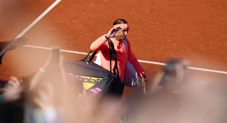 Rafa Nadal, en las pistas del Godó, este martes en su estreno.
