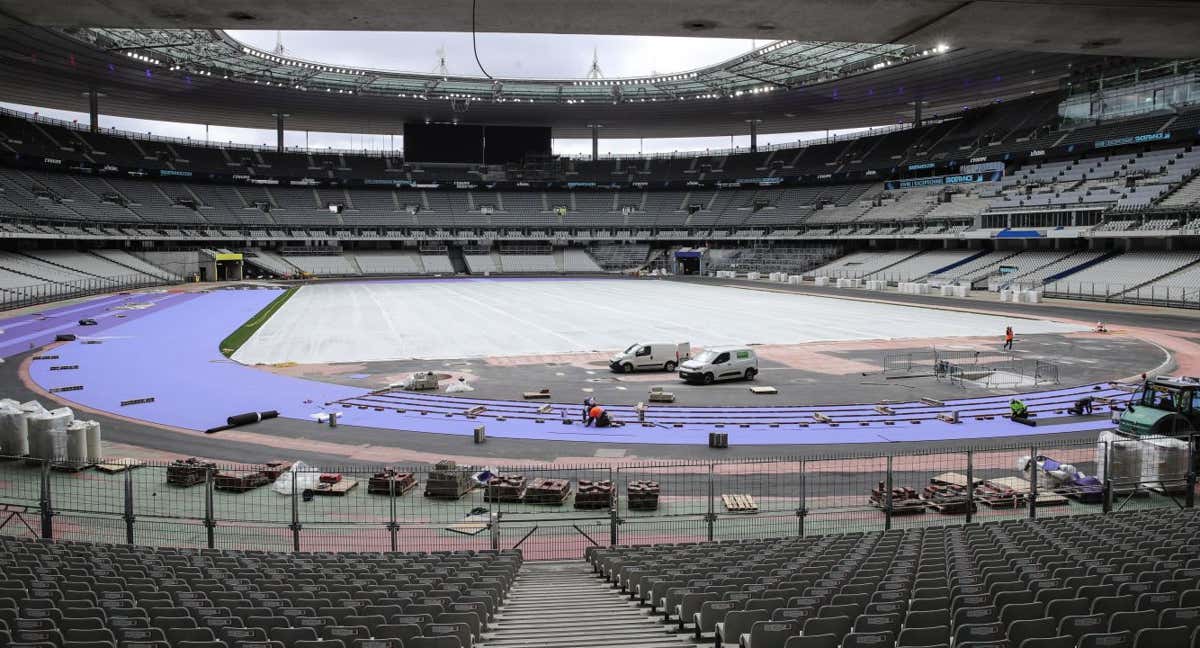 El estadio olímpico de París, a cien días del inicio de los Juegos.