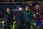 Xavi, indignado: «Ha sido un arbitraje extraño y ha reventado la eliminatoria»