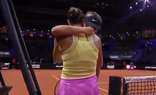 La desgarradora imagen de Badosa con Sabalenka tras una nueva caída a los infiernos